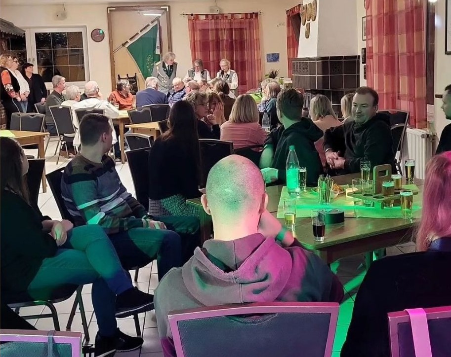 Leonardo Phoenix 10 Erstelle ein Foto eines Winterfestes Letzt 2